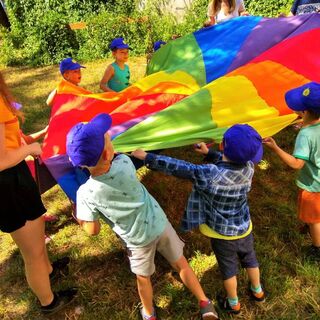 Przytulanie, rutyna i emocje u maluszka 